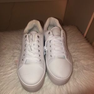 Brand new white chunky sneaker